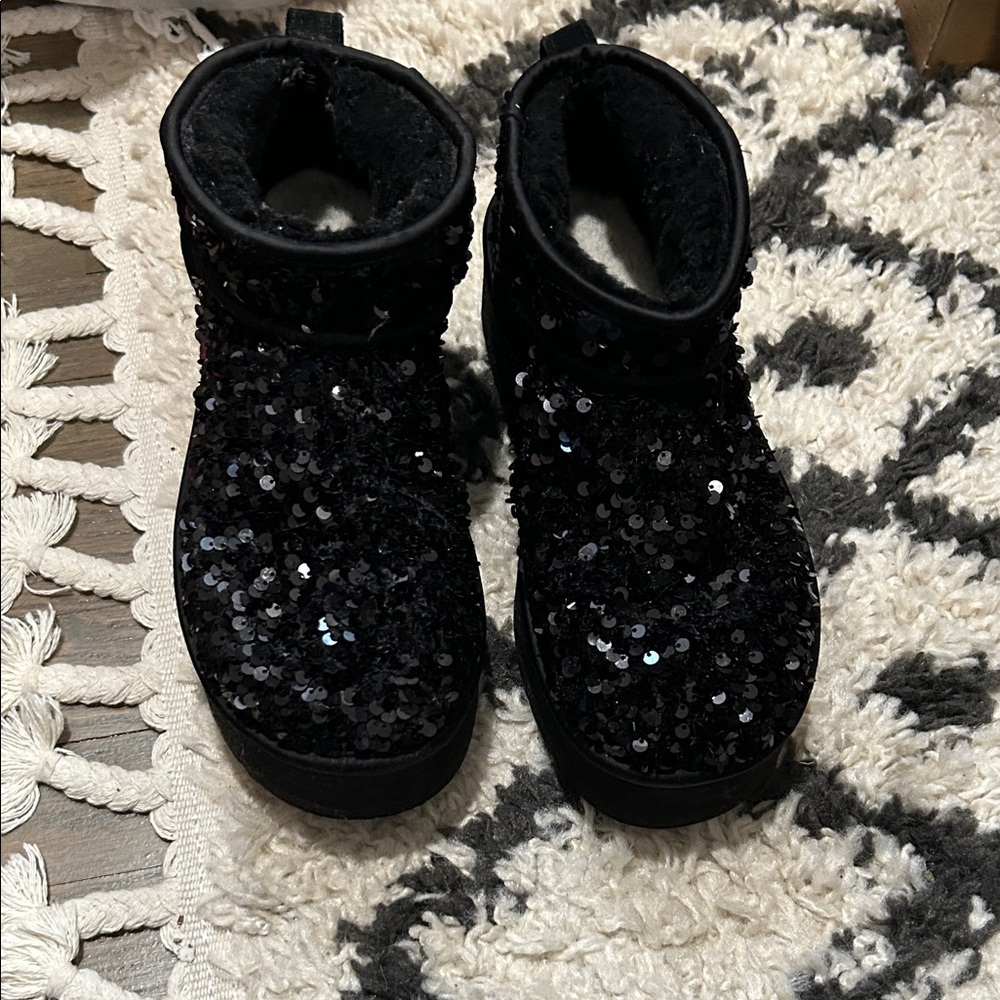 UGG Black Sequin Women's Platform boots - Picture 2 of 4